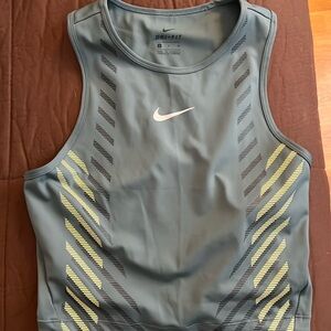 Nike Aeroswift Dri-Fit Women's
Running Singlet Crop Top Lazor Back